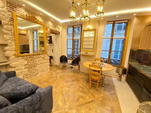 Elegant Dans Ancien Particulier Lejlighed